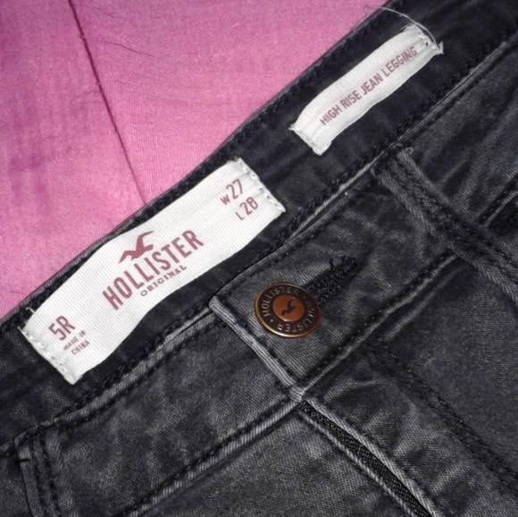 Black Hollister Skinny Jeans - Picture 1 of 3